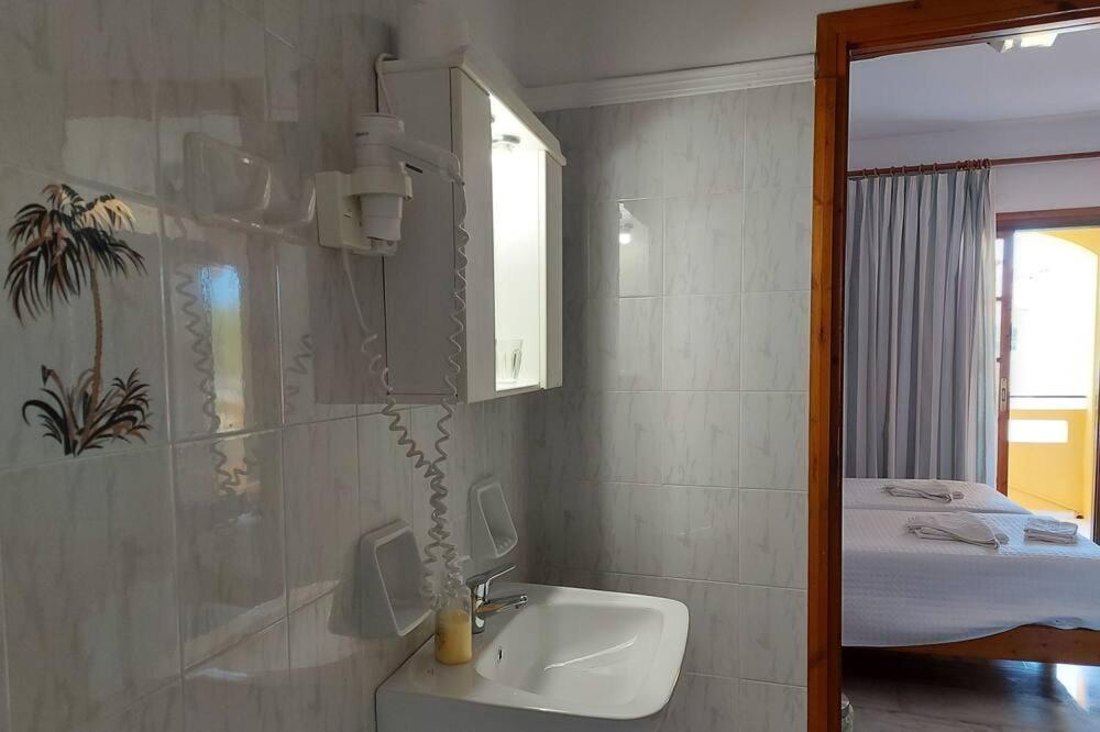 Menelaos Apartments Daratsos Ngoại thất bức ảnh