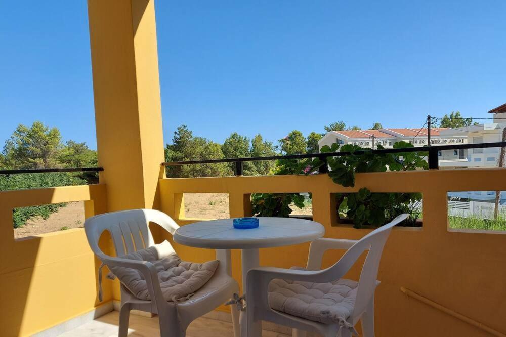 Menelaos Apartments Daratsos Ngoại thất bức ảnh