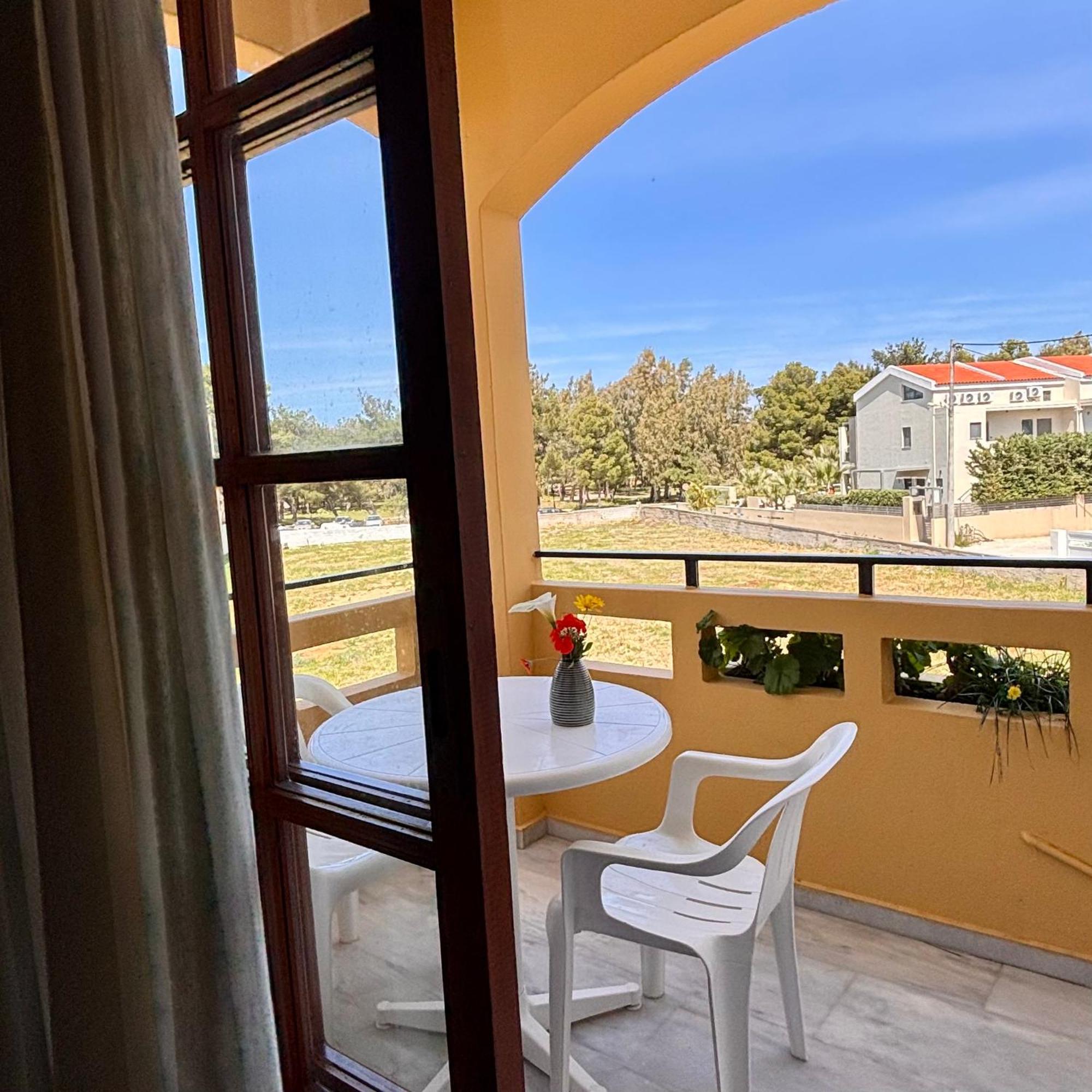 Menelaos Apartments Daratsos Ngoại thất bức ảnh